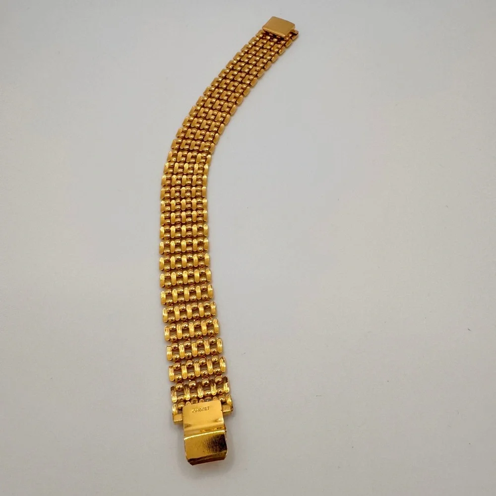 Vintage Monet Panther Link Gold Tone Bracelet - Picture 8 of 9